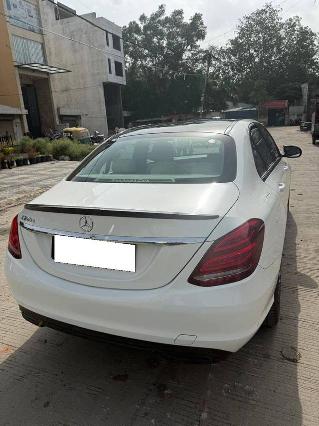 https://images10.gaadi.com/usedcar_image/4565263/original/processed_9e357eebee9af0c355d288cad7398374.jpg?imwidth=6402