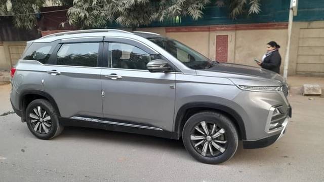 https://images10.gaadi.com/usedcar_image/4565265/original/80687d3e392bb47e0ddd24f7cf36fb72.jpg?imwidth=6400