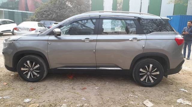https://images10.gaadi.com/usedcar_image/4565265/original/a9c56b92e1651e9896c33628f05df3f7.jpg?imwidth=6402