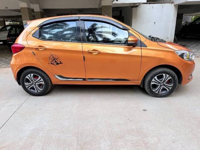 https://images10.gaadi.com/usedcar_image/4565267/original/processed_3112fb07-90c9-436d-a09c-5d751916defe.jpeg?imwidth=6401