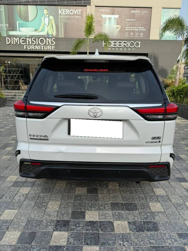 https://images10.gaadi.com/usedcar_image/4565268/original/processed_cc62ae657f5cf96567ae71510db8cdf5.jpg?imwidth=6402