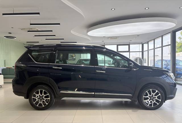 https://images10.gaadi.com/usedcar_image/4565282/original/7490fd6804a0d13091eb9bbd57abbe01.jpg?imwidth=6401