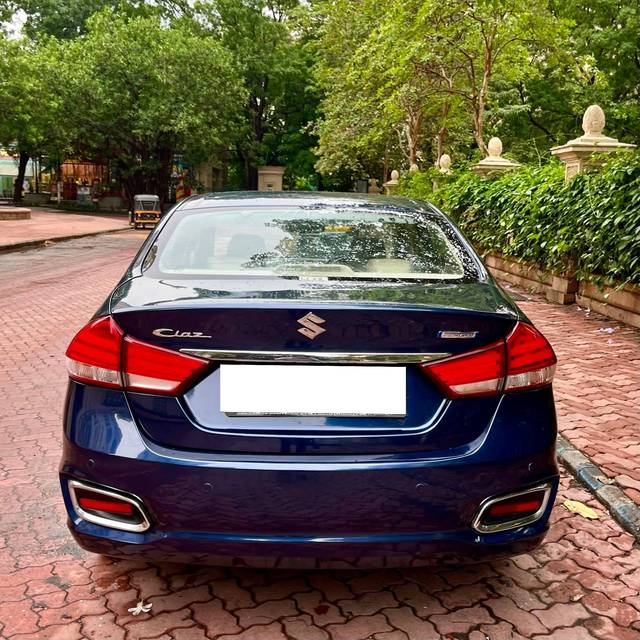 https://images10.gaadi.com/usedcar_image/4565312/original/processed_4ddd42aaaa15d426d5430e15d864989f.JPG?imwidth=6402