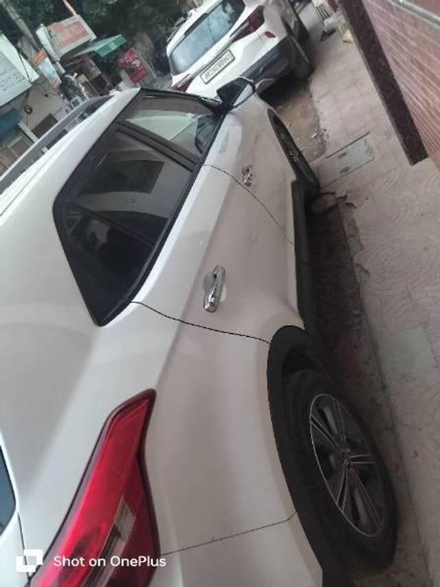 https://images10.gaadi.com/usedcar_image/4565317/original/processed_cef9b6d6-7656-44a8-8622-defdbe05d7a5.jpg?imwidth=6402