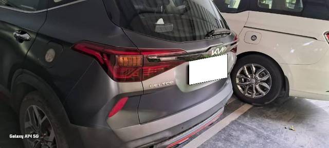 https://images10.gaadi.com/usedcar_image/4565324/original/processed_960c54fe-a5ab-4ff6-9309-23f76b0b5d46.jpg?imwidth=6401