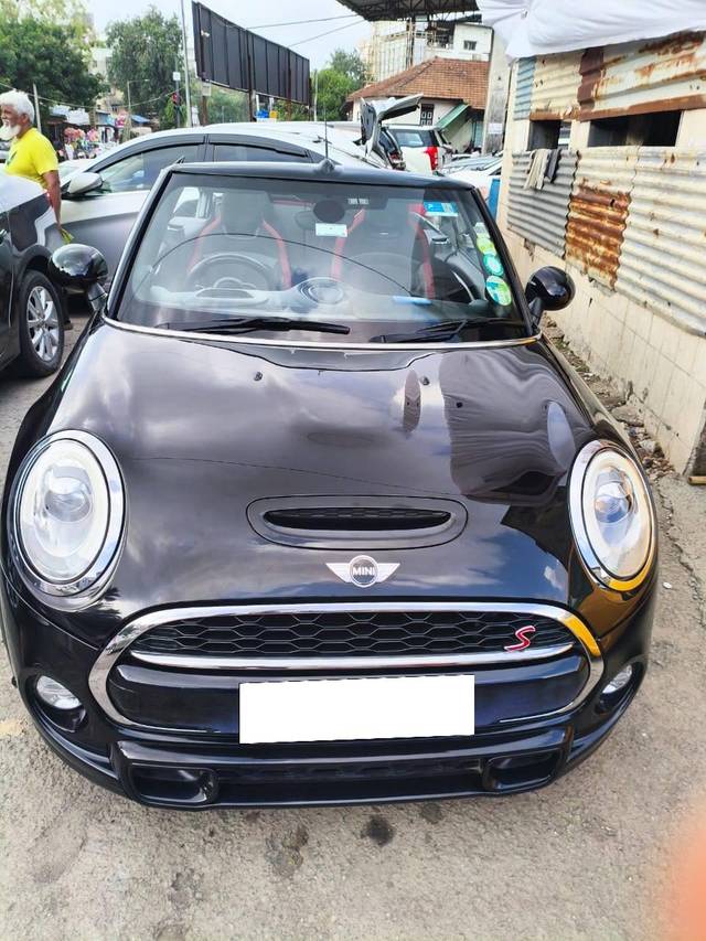 https://images10.gaadi.com/usedcar_image/4565341/original/processed_679cabdd99e3e2dcb790d5b2e9763555.jpg?imwidth=6400