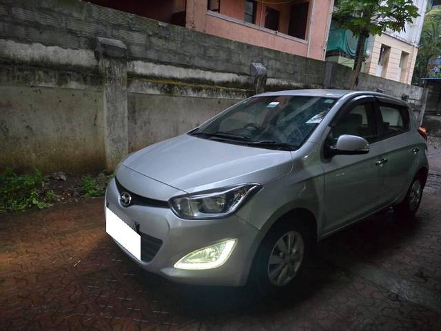 https://images10.gaadi.com/usedcar_image/4565352/original/processed_632fcf2bf828c290199cef77ae9418e8.jpg?imwidth=6402