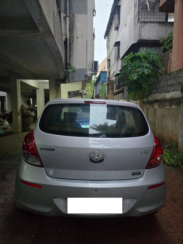 https://images10.gaadi.com/usedcar_image/4565352/original/processed_a022fd88dfaafb82eee83ef778c4325f.jpg?imwidth=6401