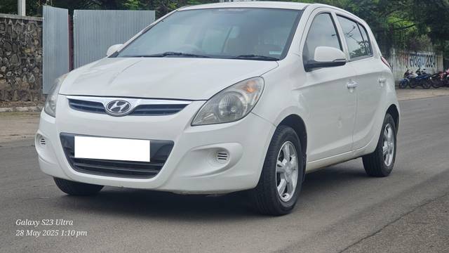 https://images10.gaadi.com/usedcar_image/4565357/original/processed_c4ce88c65c1d416d42ce04b038cafa13.jpg?imwidth=6401