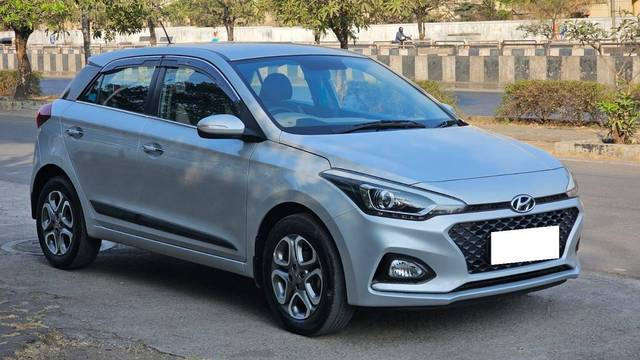 https://images10.gaadi.com/usedcar_image/4565403/original/processed_5389e403188ef60b7255b7aa8c5ae0d8.jpg?imwidth=6400