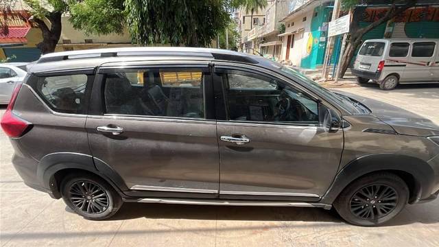 https://images10.gaadi.com/usedcar_image/4565416/original/processed_a789d66c-ab1e-4542-bfa2-b14c8be3b9ad.jpeg?imwidth=6401