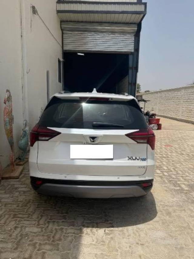 https://images10.gaadi.com/usedcar_image/4565444/original/processed_72a581c3-be85-4957-8a98-8e62dfec0525.jpeg?imwidth=6402