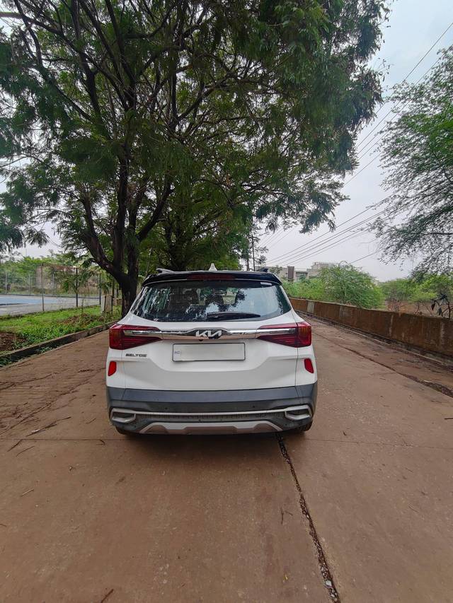 https://images10.gaadi.com/usedcar_image/4565467/original/processed_6e6e4d5d-a5f1-4a5c-a941-ca1234fae198.jpg?imwidth=6400