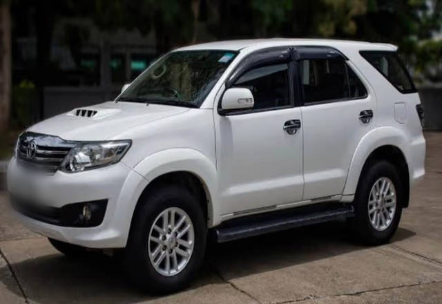 https://images10.gaadi.com/usedcar_image/4565472/original/1bff3c0d-2eb4-4cb9-bf8d-244bae8c4b26.?imwidth=6401