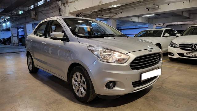 https://images10.gaadi.com/usedcar_image/4565477/original/processed_73e281d78b2c5c7e33709a0b4f8ed56b.jpg?imwidth=6400