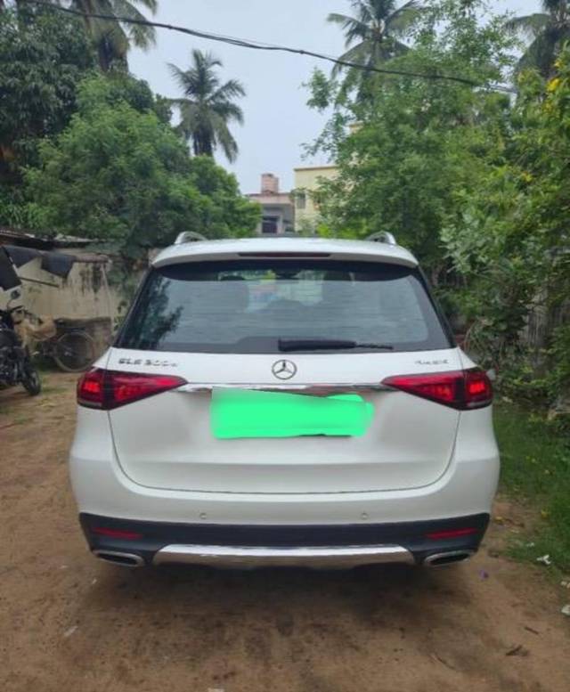 https://images10.gaadi.com/usedcar_image/4565483/original/processed_45c17ee0-325a-41ba-a552-422a406f97d6.jpeg?imwidth=6402