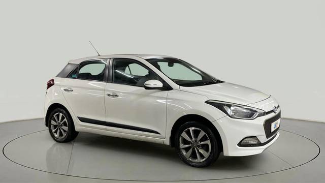 https://images10.gaadi.com/usedcar_image/4565492/original/243175ebfdf045a78afab3fb0a5b0a46.jpg?imwidth=6400