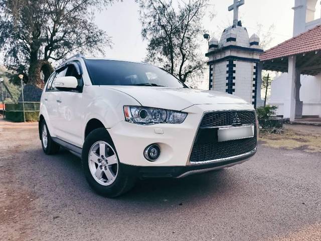 https://images10.gaadi.com/usedcar_image/4565495/original/processed_647037c3-556a-407a-8678-d1821a725806.jpg?imwidth=6400
