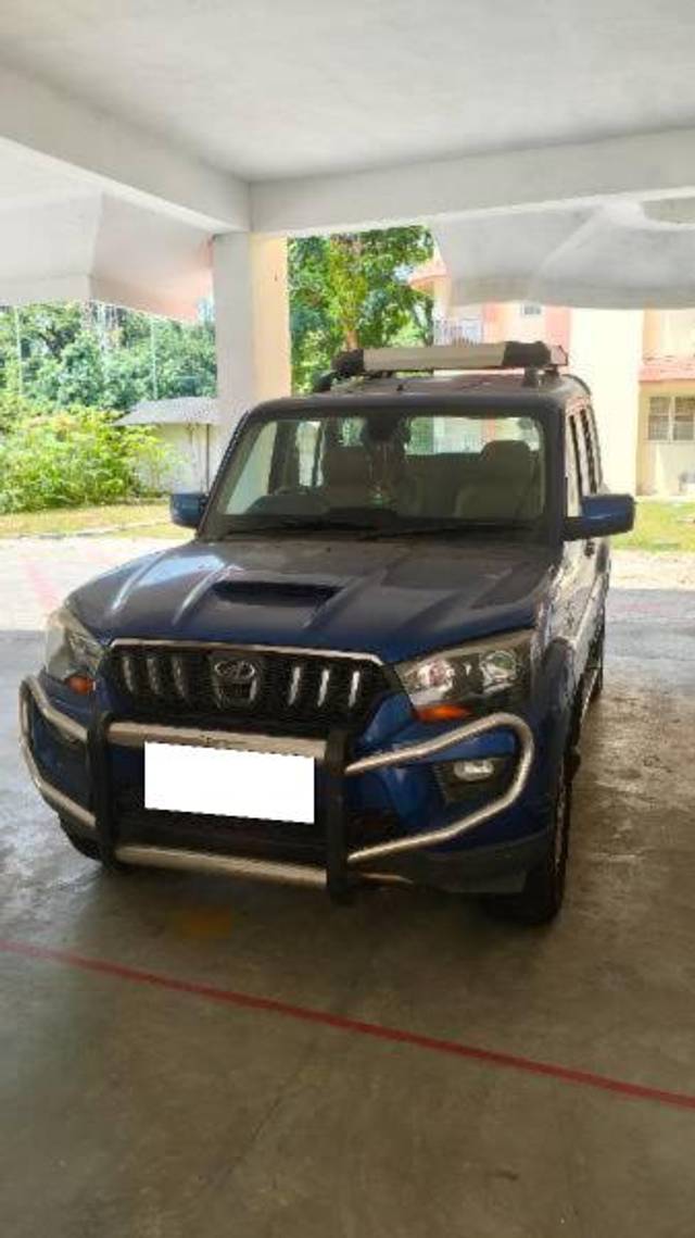https://images10.gaadi.com/usedcar_image/4565531/original/processed_3e1b86fc-559c-4d03-b8ee-730aeab2dc61.jpg?imwidth=6402