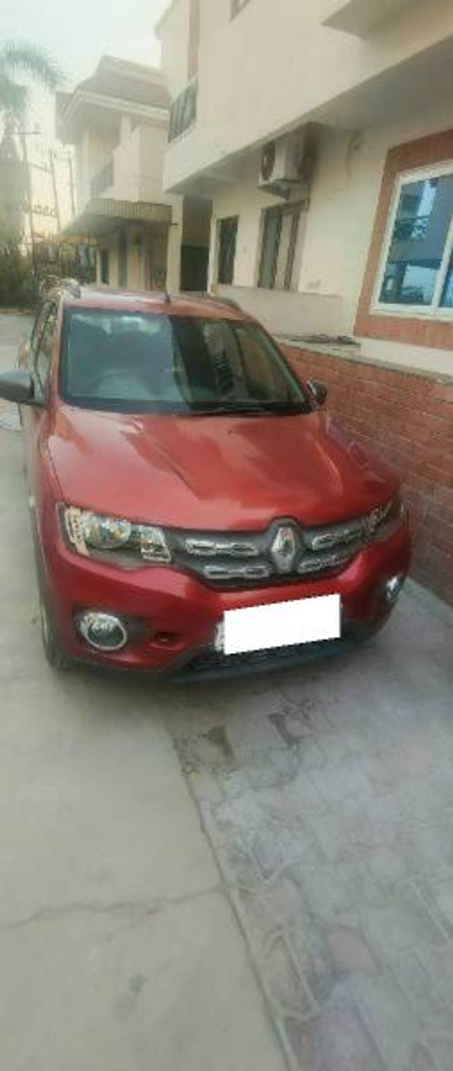 https://images10.gaadi.com/usedcar_image/4565542/original/processed_a233fbbe-ee28-43c8-a20a-2d27db086553.jpg?imwidth=6400