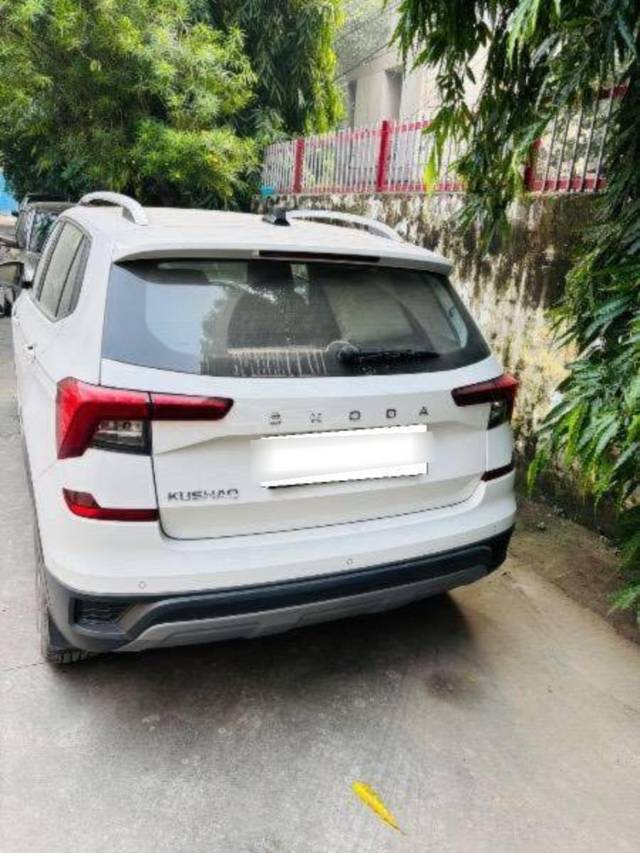 https://images10.gaadi.com/usedcar_image/4565556/original/processed_processed_12c83112-41c9-41e9-84c1-a499800e9e19.jpeg?imwidth=6401
