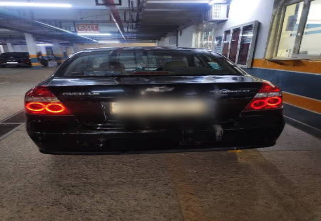 https://images10.gaadi.com/usedcar_image/4565569/original/ed3d5597-3456-413a-8f6c-2ab51583ef03.?imwidth=6400