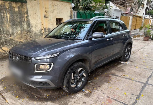https://images10.gaadi.com/usedcar_image/4565589/original/300b9fb6-8883-4527-b60b-00cef0c7bb42.?imwidth=6400