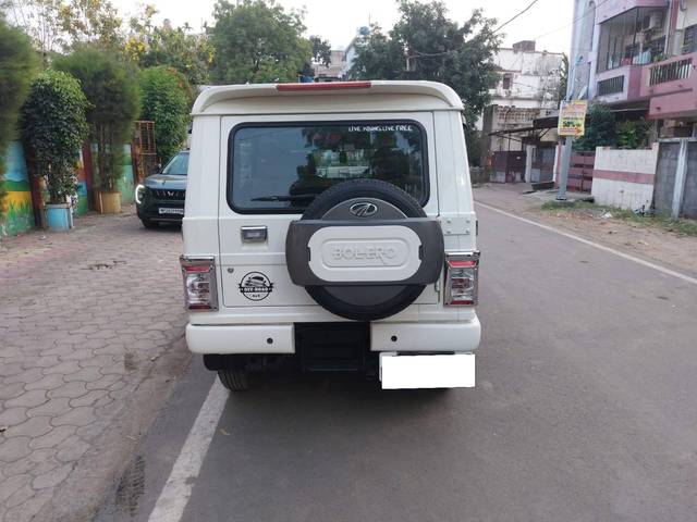https://images10.gaadi.com/usedcar_image/4565596/original/processed_e77ec9b629b79ba3c9572b162bda7b4f.jpg?imwidth=6402