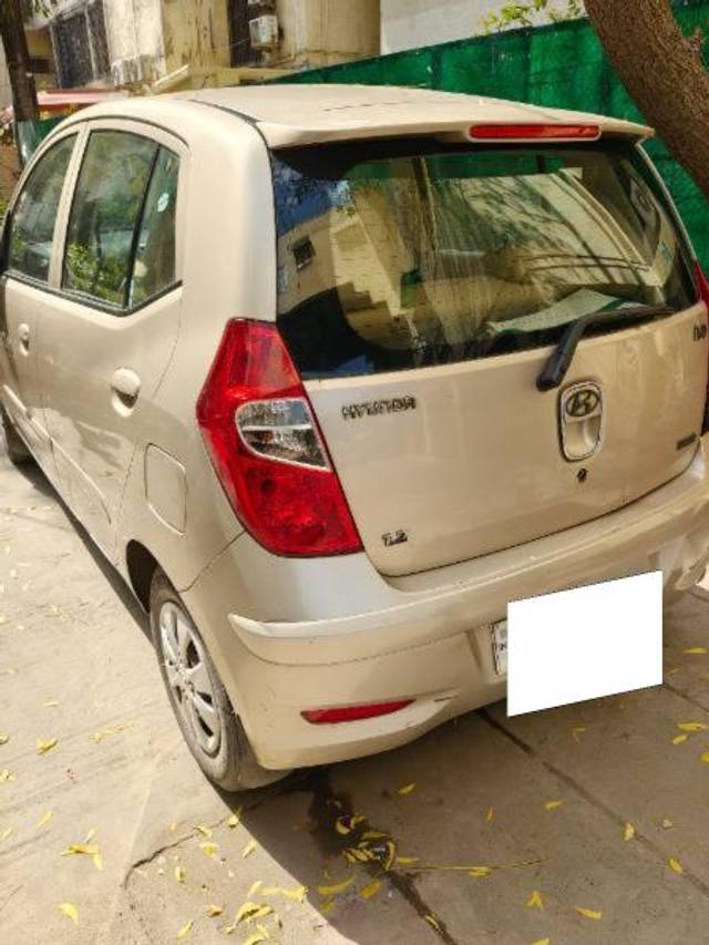 https://images10.gaadi.com/usedcar_image/4565602/original/processed_3427ef31-22b3-47cd-803c-8f984589fa39.jpg?imwidth=6402
