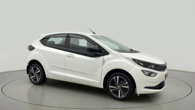 https://images10.gaadi.com/usedcar_image/4565645/original/7803bfb481ca2093e49a76636ec8741b.jpg?imwidth=6400