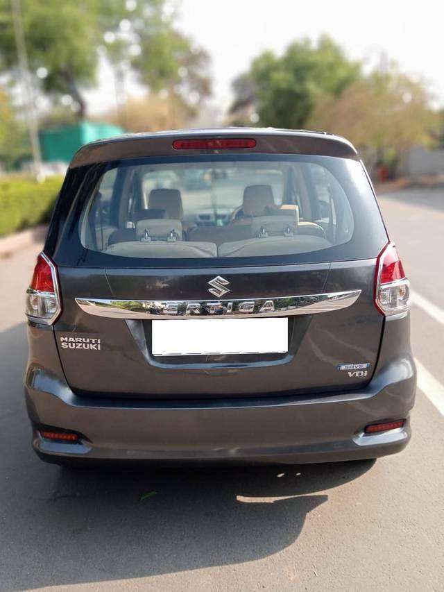 https://images10.gaadi.com/usedcar_image/4565654/original/processed_8fce155d114753c28a00811ceee4d791.jpg?imwidth=6402