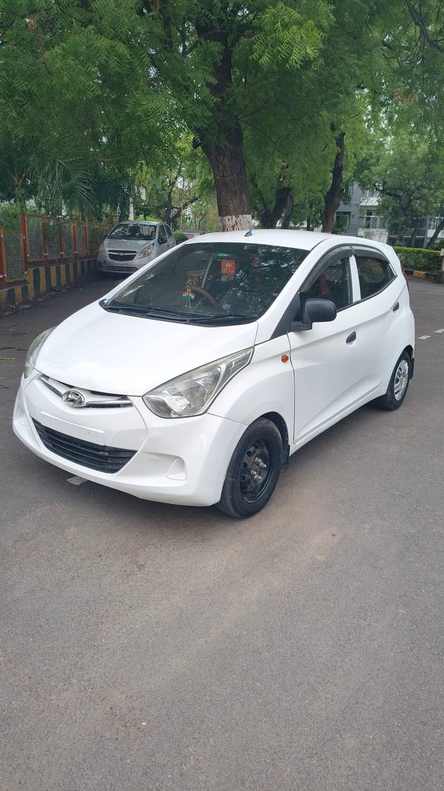 https://images10.gaadi.com/usedcar_image/4565660/original/193bb25cd94be33b040784847632c397.jpg?imwidth=6402