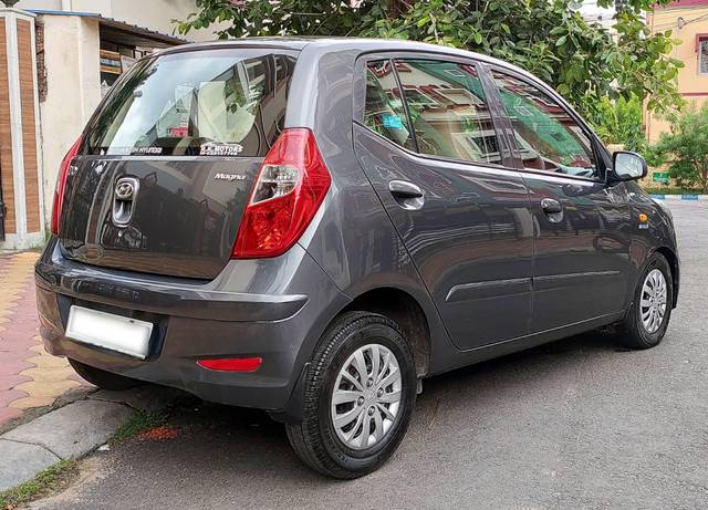 https://images10.gaadi.com/usedcar_image/4565669/original/processed_4f48f5ffb06ec2ffa612f85a7d904572.jpg?imwidth=6401
