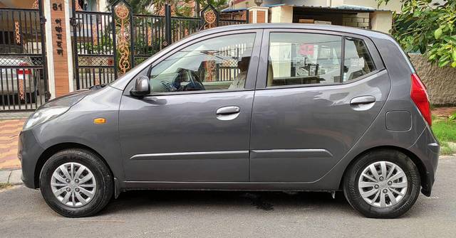 https://images10.gaadi.com/usedcar_image/4565669/original/processed_adc96b18485a1835156492cb3c9b4c0b.jpg?imwidth=6402