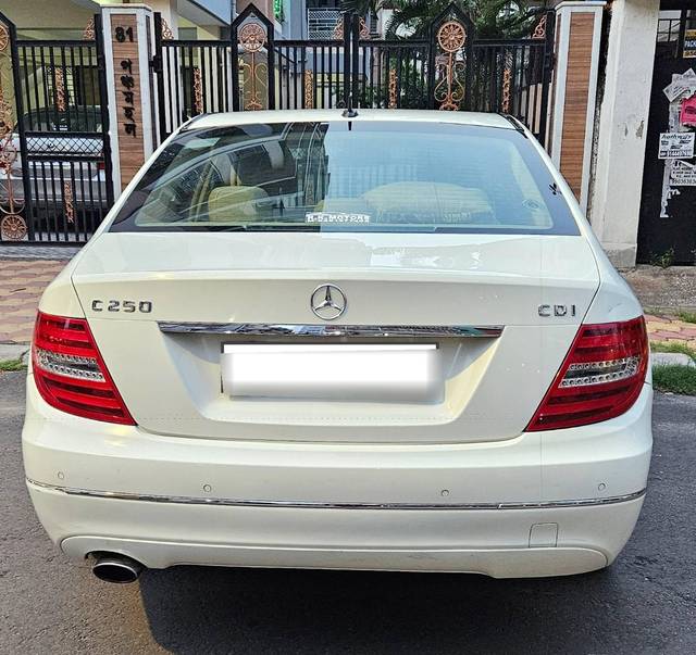 https://images10.gaadi.com/usedcar_image/4565724/original/processed_6e9914eaaf02571d372e3a297437ec53.jpg?imwidth=6402