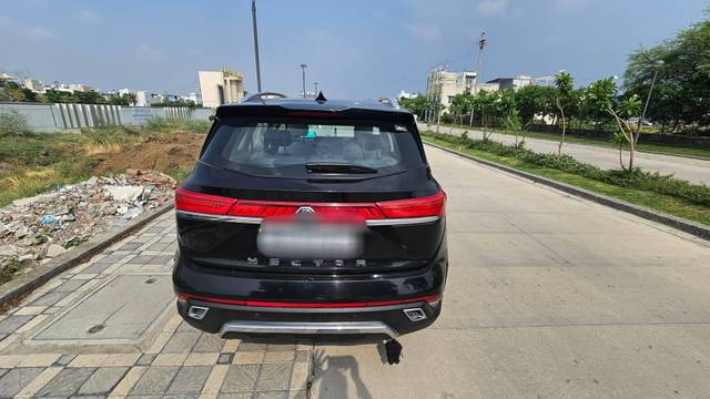 https://images10.gaadi.com/usedcar_image/4565809/original/processed_f3999322-be61-43d8-8652-50ec43090b20.jpg?imwidth=6401