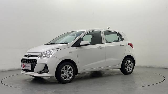 https://images10.gaadi.com/usedcar_image/4565815/original/1c2e7bab1236b268786265955512052e.JPG?imwidth=6400