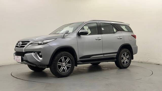 https://images10.gaadi.com/usedcar_image/4565838/original/cd333edc846441fb18836e121f8f6a90.JPG?imwidth=6400
