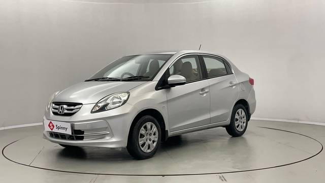 https://images10.gaadi.com/usedcar_image/4565876/original/5353312d9598dcf5926f76d9c4d11b2f.JPG?imwidth=6400