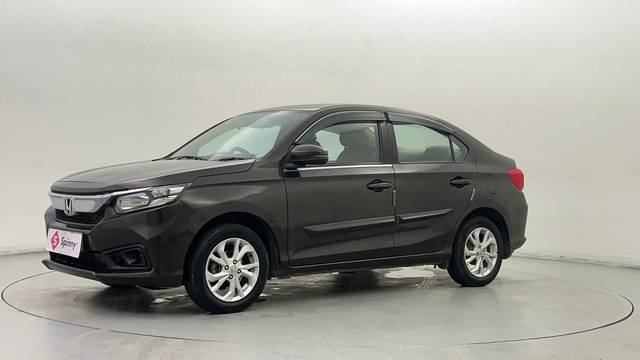 https://images10.gaadi.com/usedcar_image/4565880/original/44dad4ded682342c73f6bd0b3b33c585.JPG?imwidth=6400