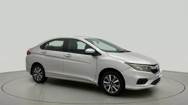 https://images10.gaadi.com/usedcar_image/4565929/original/283088d8ee89e5066021635d933f74b5.jpg?imwidth=6400