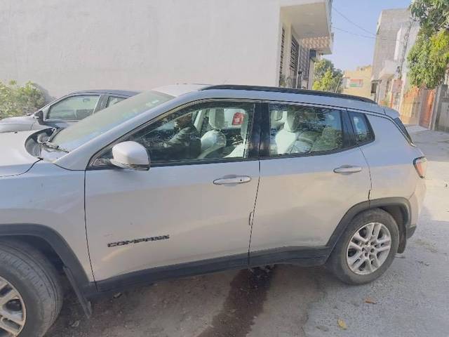https://images10.gaadi.com/usedcar_image/4565936/original/processed_772a1457-3a85-439e-9999-8ca1e458c362.jpeg?imwidth=6401