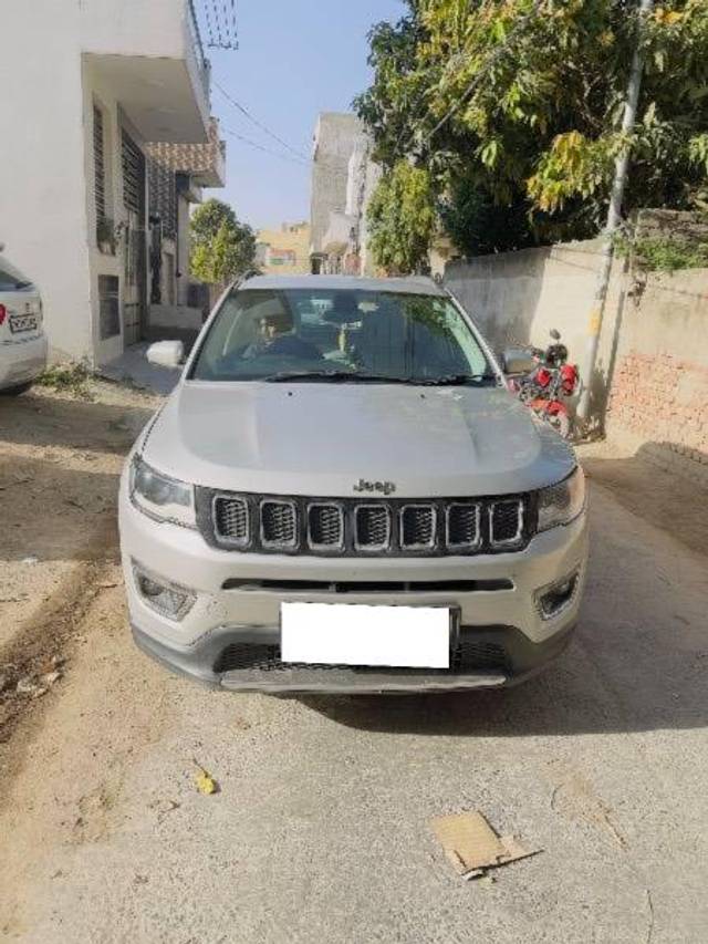 https://images10.gaadi.com/usedcar_image/4565936/original/processed_e798a633-5512-4545-a988-d38c88e781af.jpeg?imwidth=6402