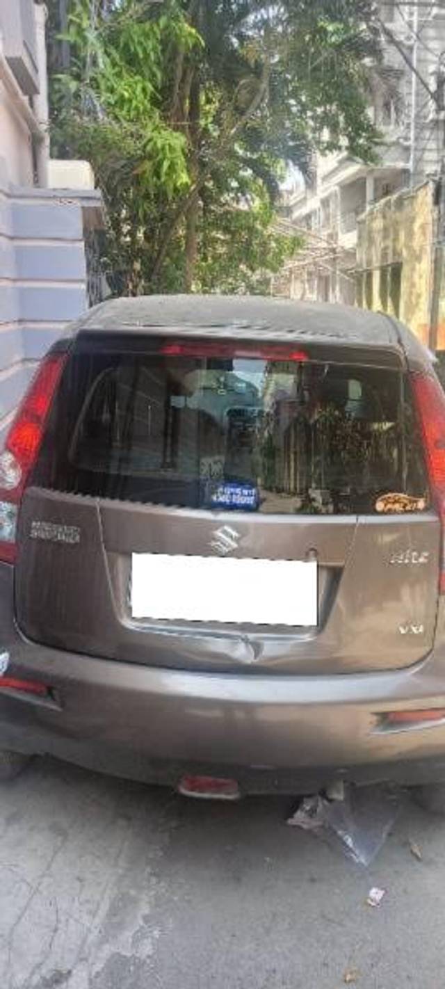 https://images10.gaadi.com/usedcar_image/4565969/original/processed_1054ba52-a670-4479-a08c-e65ef61bbacc.jpg?imwidth=6401