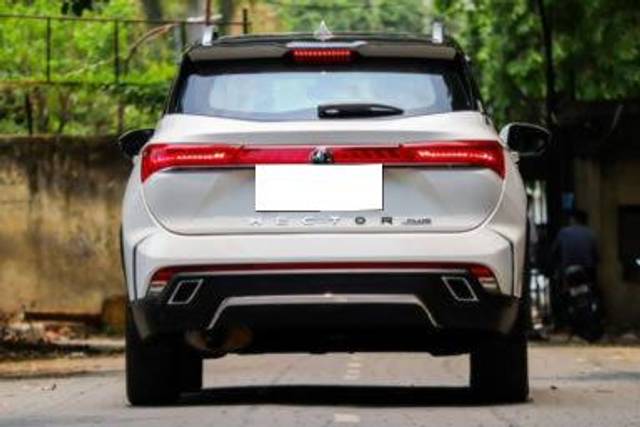 https://images10.gaadi.com/usedcar_image/4565976/original/processed_b0a1fd018c453b4d9931930ab775c279.jpg?imwidth=6402