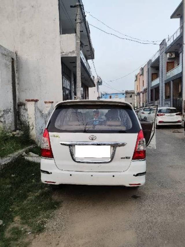https://images10.gaadi.com/usedcar_image/4565994/original/processed_1ce9e2df-4fbe-4a18-914c-567947676d0b.jpg?imwidth=6401