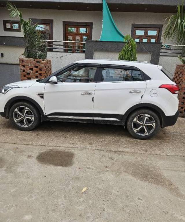 https://images10.gaadi.com/usedcar_image/4566024/original/processed_f22995a1-de48-4595-8560-fc350828eee1.jpg?imwidth=6402