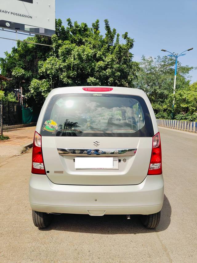 https://images10.gaadi.com/usedcar_image/4566044/original/processed_781b0ee5f18e0edc29e11ea3b00e0a0c.jpg?imwidth=6401
