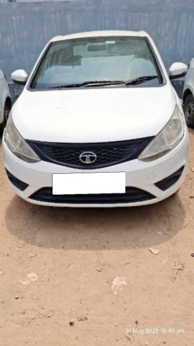https://images10.gaadi.com/usedcar_image/4566053/original/processed_aa17b363-ba9f-4432-8ead-9ce37081a825.jpg?imwidth=6400
