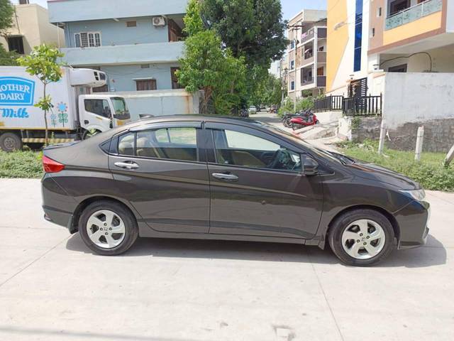 https://images10.gaadi.com/usedcar_image/4566055/original/processed_27d7ba85d4ddffbcc739e8f4e64cabf4.jpg?imwidth=6401